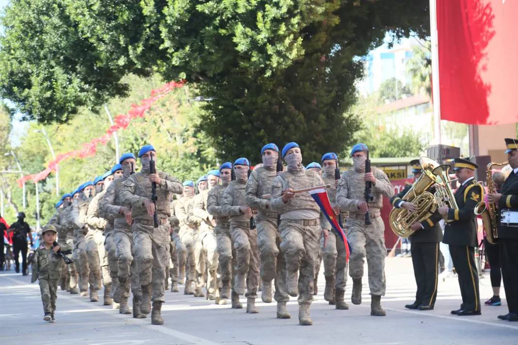 Antalya’da Cumhuriyet Coşkusu Sokaklara Taştı 8